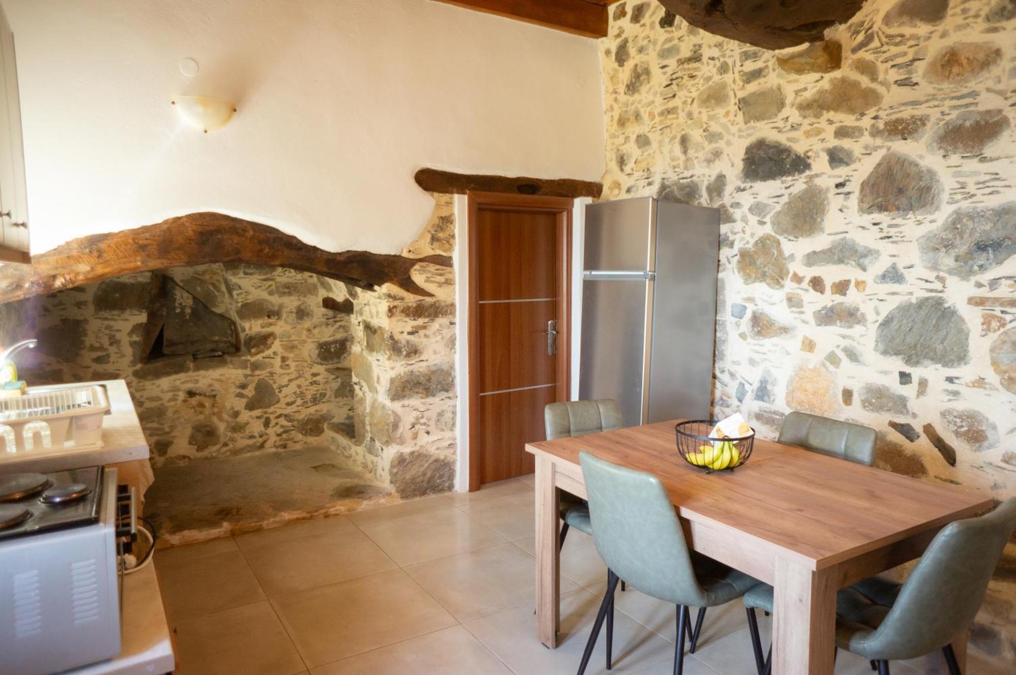Вилла Alegria Stone House Амигдалокефалион Экстерьер фото